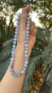 สร้อยคอประดับลูกปัดหลากสีสันสไตล์ซัมเมอร์ ทำด้วยมือจากหินอาเกตธรรมชาติ พร้อมตัวคั่นชุบทอง 18k สำหรับผู้หญิงและผู้ชาย - Product Image 5