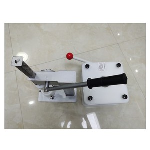 Machine commerciale manuelle pour la fabrication de momos et de baozi - Product Image 1