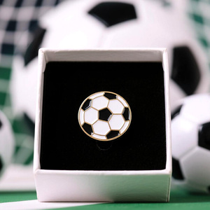 Insigne de football personnalisé en gros émail doux métal épinglette balle bottes Panda <span class=keywords><strong>but</strong></span> icône dynamique Sport tournoi Souvenir Fan Merch - Product Image 6