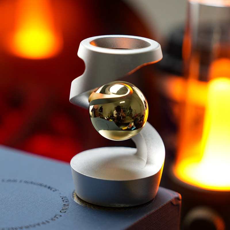 Base argentée + pièces à main/objets de jeu à bille flottante dorée EDC