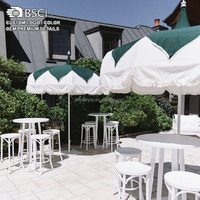 Parasol de patio à franges d'arrière-cour moderne en aluminium de luxe de 8 pieds pour les événements en plein air hôtels restaurants mariages salle à manger