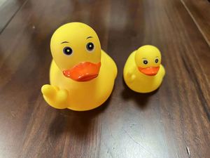 Popular Desktop Ornaments/Car Center Console Decorations Wholesale Toy Custom Logo Finger Duck Rubber Ducks - Product Image 5