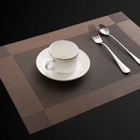 Set de table anti-brûlure isolant thermiquement, tapis de table haut de gamme en PVC résistant à la chaleur, carré, style moderne minimaliste, couleur unie