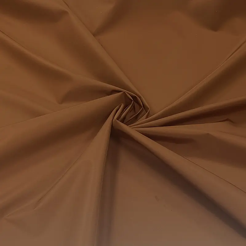 Tissu tissé de doublure en pongé 100% polyester enduit de TPU de couleur personnalisée pour manteau d'hiver de veste extérieure