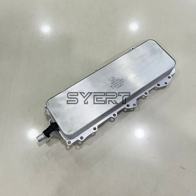 Engine Oil Cooler High Quality LR010754 LR070754 LR084540 AJ811330 for Land Rover Range Rover 2015 for Jaguar XKR 2011 Parts