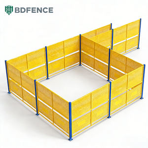 Clôture en métal perforé directement <span class=keywords><strong>de</strong></span> l'usine |   Barrière <span class=keywords><strong>de</strong></span> séparation d'atelier sur mesure, résistante à la rouille - Product Image 1