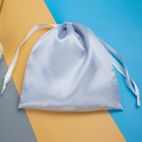 Sacs à cordon en satin de luxe écologiques personnalisés de haute qualité avec impression sérigraphique de logo personnalisé pour l'emballage de cadeaux et de bijoux