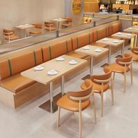 Mobilier de restaurant moderne : banquette en cuir, table et chaises, design d'aménagement pour restaurant