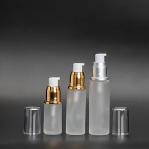 Garrafas de loção do soro 50ml 30ml, cilindro fosco transparente garrafas de loção com bomba de tratamento dourado prata