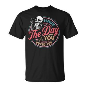 Camiseta con diseño motivacional de esqueleto retro: ¡Hazte con el día que votaste! - Product Image 1