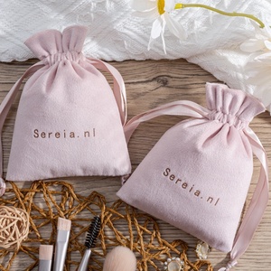 Petits sacs à cordon en velours <span class=keywords><strong>rose</strong></span> imprimés de logo personnalisé pour cadeaux pochette avec ruban pochette en velours pour <span class=keywords><strong>parfum</strong></span> - Product Image 3
