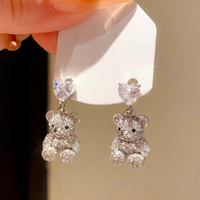Boucles d'oreilles pendantes en alliage léger de luxe avec zircon en forme de cœur, motif ours de dessin animé mignon, romantiques, tendance, haut de gamme, exquises, style noble, pour soirée