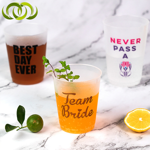 Tasses de stade en PP réutilisables et personnalisables Conception de logo moderne Événement de fête de mariage Verres bon marché Carton emballé en <span class=keywords><strong>plastique</strong></span> - Product Image 3