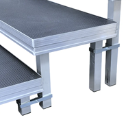 Plateforme de scène modulaire ESI Choir Risers, emboîtable, pour les performances en église