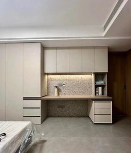 <span class=keywords><strong>Armario</strong></span> Minimalista sin Tiradores con Escritorio Integrado, Estantes Abiertos, Ahorro de Espacio - Product Image 1