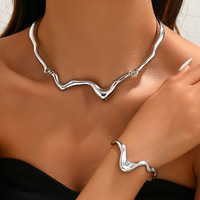 Ensemble collier ras-du-cou et bracelet torsadé irrégulier en cuivre plaqué or 18 carats, style chunky, tendance, pour le quotidien, idéal comme cadeau