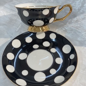Tazza da Caffè Moderna Minimalista a Pois Bianchi e Neri, Tazza per Latte Stile Hepburn, Tazza da Tè in Ceramica, Tazza Rossa per Tè, Ideale per il Tè del Pomeriggio tra Amiche - Product Image 4