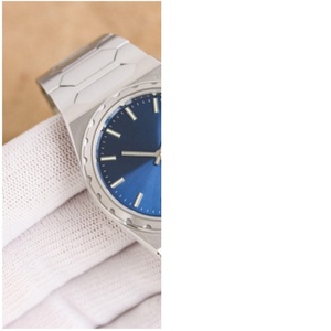 Reloj automático con esfera azul plateada y caja geométrica, reloj de vestir informal con pulsera de acero inoxidable para hombre - Product Image 2