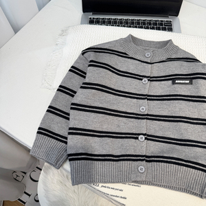 Nouvelle Veste en Tricot pour Garçons Printemps 2026 - Cardigan Décontracté Rayé Tendance et Élégant pour Garçons - Product Image 5
