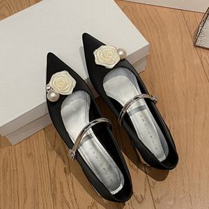 รองเท้าบัลเล่ต์แบบปิดนิ้วเท้า ส้นเตี้ย พื้นหนา ประดับมุกฝรั่งเศส ดีไซน์เรียบหรู ปิดด้านหน้าด้วยกระดุมเดี่ยว หนังแท้ - Product Image 5