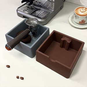 Alfombrilla de silicona para tamper de café con contenedor de residuos para almacenamiento de portafiltros de espresso y soporte para apisonar - Product Image 3