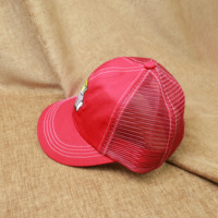 Gorra Trucker Deportiva y Casual de Malla Roja de 6 Paneles con Bordado de Marca Personalizado de Fábrica