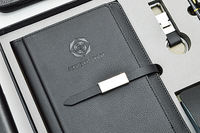Ensemble cadeau exécutif personnalisé avec logo, carnet en cuir noir de luxe, stylo, porte-clés, porte-cartes de visite