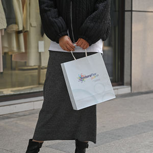 Impresión personalizada de su propia marca en bolsas de papel kraft blancas y marrones para regalos, manualidades y compras. - Product Image 6