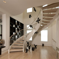 Moderne Wendeltreppe mit Naturholzstufen für Luxus-Wohnprojekte