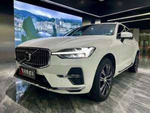 Hybride Premium d'un seul propriétaire, <span class=keywords><strong>XC60</strong></span> B5 <span class=keywords><strong>2020</strong></span>, SUV de luxe, pneus R20, faible kilométrage, sécurité inégalée, puissance et efficacité combinées - Product Image 1