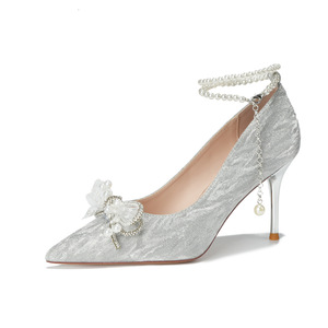 Zapatos de Novia con Tacón de Aguja, Punta Puntiaguda, Correa en el Tobillo, Decoración de Perlas y Forro de Satén - Product Image 5