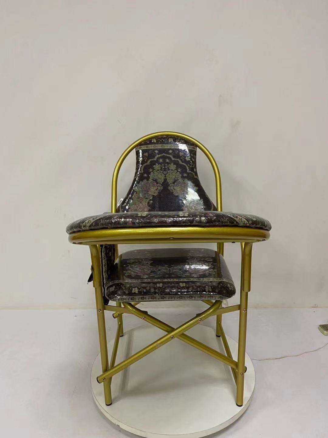 สีน้ำตาล