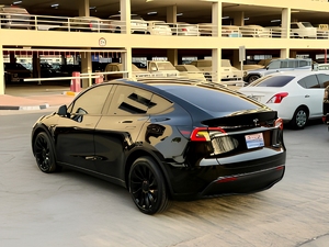 Modelo Y Long Range AWD 2023 de Tesla - Product Image 5