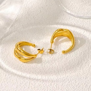 Pendientes de Acero Inoxidable Personalizados, Chapados en Oro de 18K, con Forma de Doble C, Clásicos, Vintage, de Moda, para Mujer, de Alta Calidad - Product Image 1