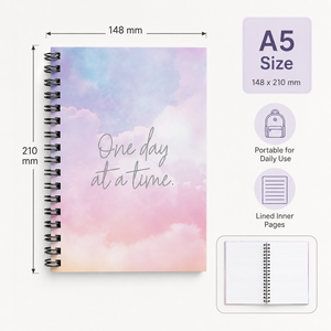 Quaderno <span class=keywords><strong>a</strong></span> <span class=keywords><strong>Spirale</strong></span> A5 Personalizzato con Logo Stampato in Argento e Citazione Ispirazionale 'Una Giornata alla Volta', 80 Fogli, Diario di Scrittura per Regalo - Product Image 2