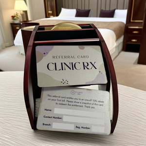 Tarjeta de Visita de PVC con Diseño Personalizado, Impresión Serigráfica, Franjas Metálicas Doradas y Plateadas, Etiqueta de Membresía VIP, Material Plástico - Product Image 4