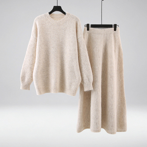 Set Maglione Pullover e Gonna con Paillettes Personalizzato OEM ODM all'Ingrosso Completo <span class=keywords><strong>Donna</strong></span> in <span class=keywords><strong>Maglia</strong></span> Glitterata a Due Pezzi - Product Image 4