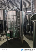 Cuve de fermentation de vin en acier inoxydable de 2500 L, cuve de stockage de vin rouge industrielle avec chemise de refroidissement et trappe d'accès
