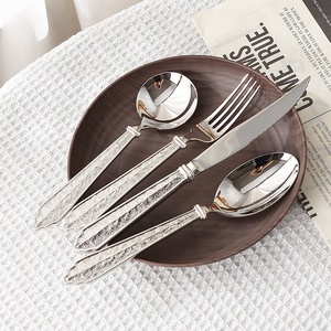 Ensemble <span class=keywords><strong>de</strong></span> <span class=keywords><strong>couverts</strong></span> vintage en argent sculpté floral pour <span class=keywords><strong>8</strong></span> personnes, ensemble <span class=keywords><strong>de</strong></span> <span class=keywords><strong>couverts</strong></span> en acier inoxydable avec couteau/fourchette/cuillère, ensemble <span class=keywords><strong>de</strong></span> <span class=keywords><strong>couverts</strong></span> pour la maison et la cuisine - Product Image 3