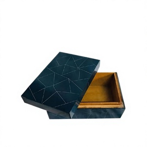 Boîte moderne de couleur en bois naturel de grande taille avec incrustation de vadrouille en résine faite à la main pour le stockage de bijoux - Product Image 1