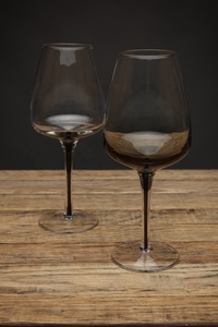 Tige de goutte de pluie soufflée à la main en <span class=keywords><strong>verre</strong></span> à <span class=keywords><strong>vin</strong></span> coloré teinté <span class=keywords><strong>noir</strong></span> <span class=keywords><strong>fumé</strong></span> gris <span class=keywords><strong>fumé</strong></span> dégradé - Product Image 2