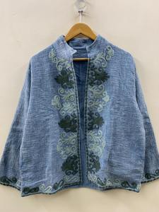 Streetwear court fait à la main, veste courte, manteau d'hiver, veste bohème, veste brodée à la main, cadeau pour femmes - Product Image 2