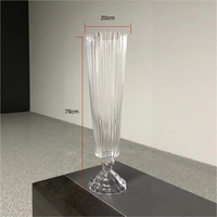 Grand vase en verre côtelé sur piédestal, vase en verre transparent cannelé, grand vase décoratif pour centre de table de mariage, décoration de la maison