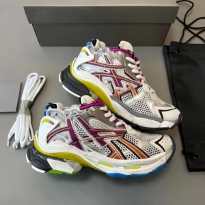 Nouvelles baskets rétro de créateur à semelle épaisse, chaussures de course LED pour hommes et femmes, de luxe, respirantes, en maille, à lacets, avec doublure en peluche - Product Image 1