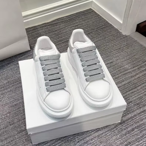 Zapatillas de Diseño de Lujo Originales McQueenes para Hombre, Calzado Deportivo Cómodo y Transpirable de Cuero Genuino, Estilo Casual - Product Image 5