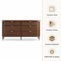 Commode double à 6 tiroirs pour chambre à coucher, meuble de rangement en bois nervuré de 68 pouces de large avec poignées en laiton et cadre aux coins arrondis