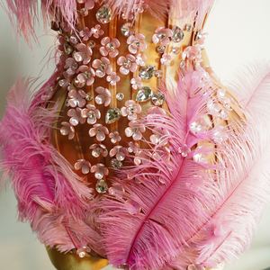Justaucorps Rose Rêve en Plumes d'Autruche 3D avec Strass en Cristal Floral pour Spectacle Scénique, Drag Queen, Showgirl - Vente en Gros - Product Image 5