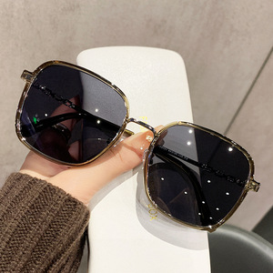 <span class=keywords><strong>Gafas</strong></span> de sol elegantes con gradiente <span class=keywords><strong>para</strong></span> mujer, <span class=keywords><strong>gafas</strong></span> de sol Vintage Chic UV400, <span class=keywords><strong>gafas</strong></span> de sol de cristal de lujo <span class=keywords><strong>para</strong></span> mujer, <span class=keywords><strong>gafas</strong></span> de diseñador de marca - Product Image 2