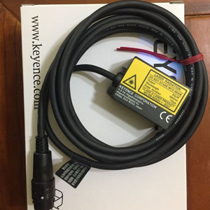 Lector de Códigos de Barras Digital Keyence BL-1301, Sensor Láser Negro, Escáner Industrial - Product Image 1