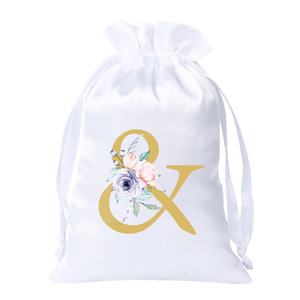 Sacs cadeaux en satin rose avec cordon de serrage, lettres dorées et fleurs, 10x15cm, pour le rangement des cadeaux de mariage - Product Image 5